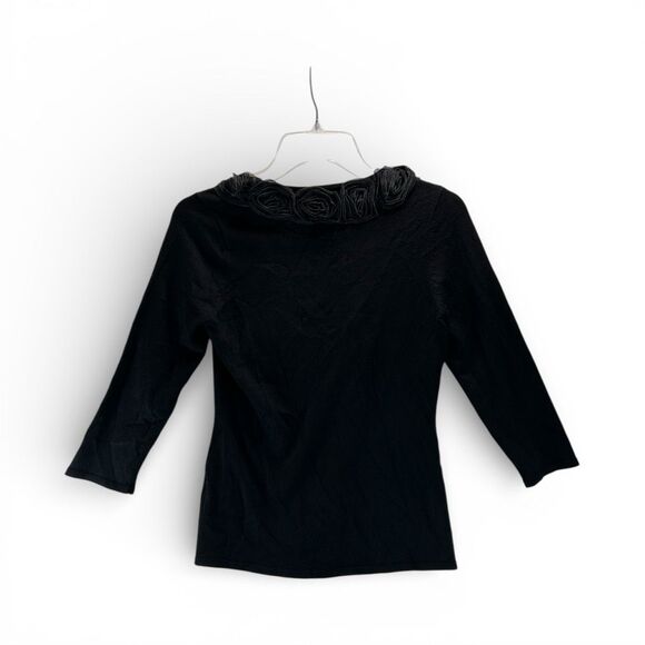 Cyrus Black Rosette Neckline Top Women’s Small NWT 3/4 Sleeve Knit Blouse Floral - Picture 2 of 10